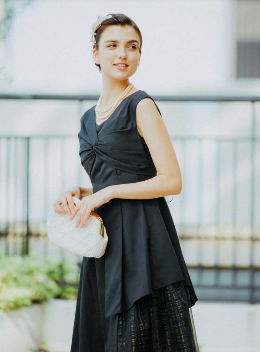 Vネック胸前ギャザー裾切替ワンピース｜結婚式パーティの