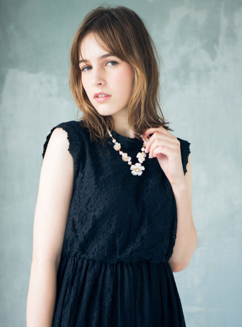 ノースリーブスタンドカラー縦ライン総レースワンピース｜結婚式