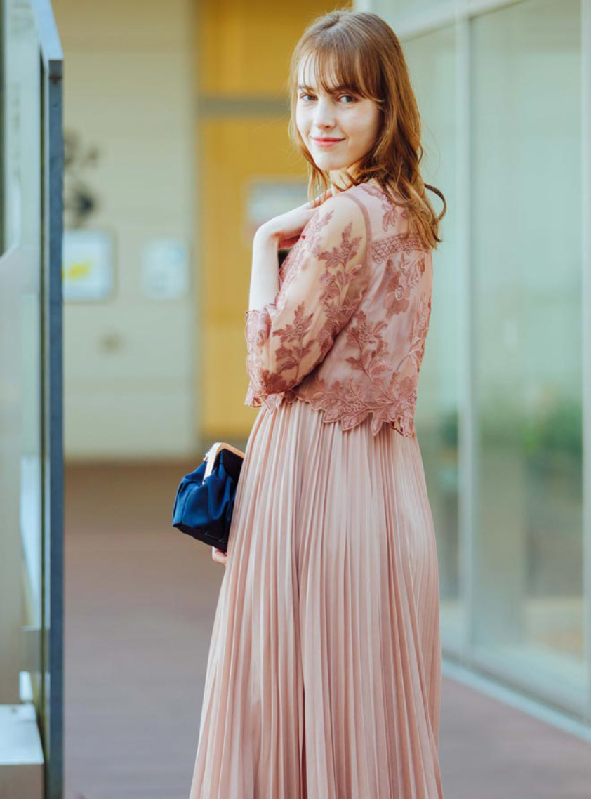 袖あり花柄刺繍シアーレース切替えシフォンプリーツワンピース｜結婚式