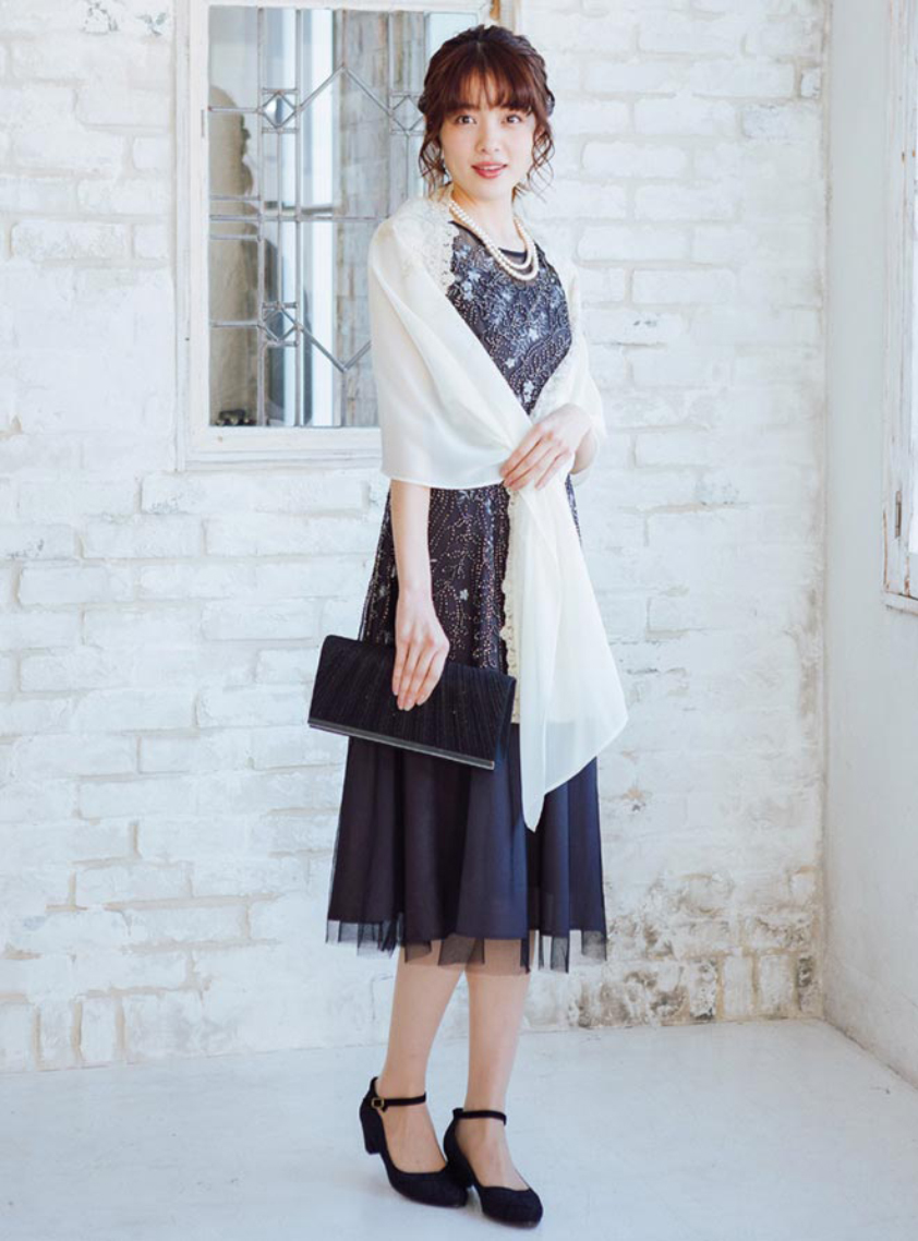 黒布に刺繍入りノースリーブワンピースダナパリ定価75900円 黒布に刺繍入りノースリーブワンピースダナパリ定価75900円