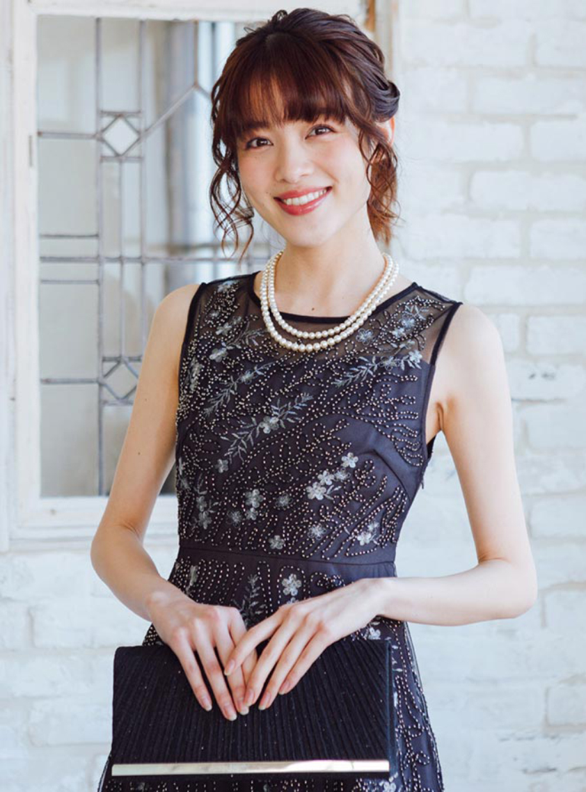 黒布に刺繍入りノースリーブワンピースダナパリ定価75900円 FURFUR ワンピース ロゴ刺繍ノースリーブカットワンピース