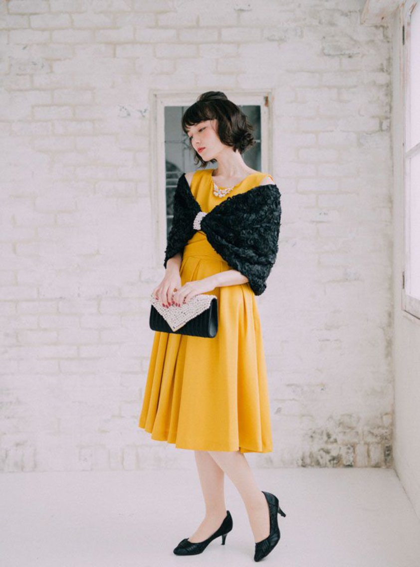 アクセサリー付ノースリーブ前クロスリボンワンピース｜結婚式パーティ