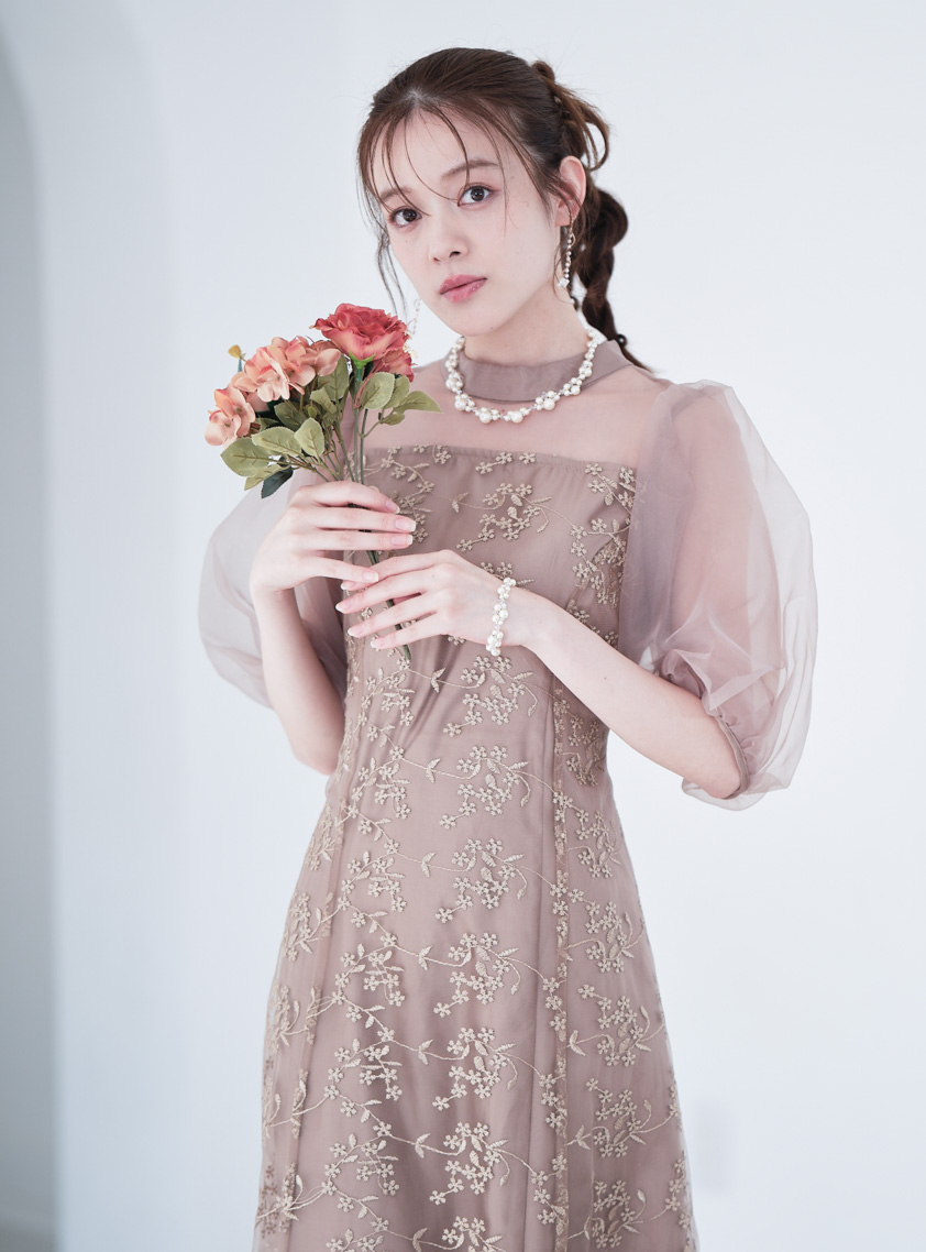 ボリュームシアー袖小花柄刺繍ワンピース|結婚式パーティの ボリュームシアー袖小花柄刺繍ワンピース|結婚式パーティの