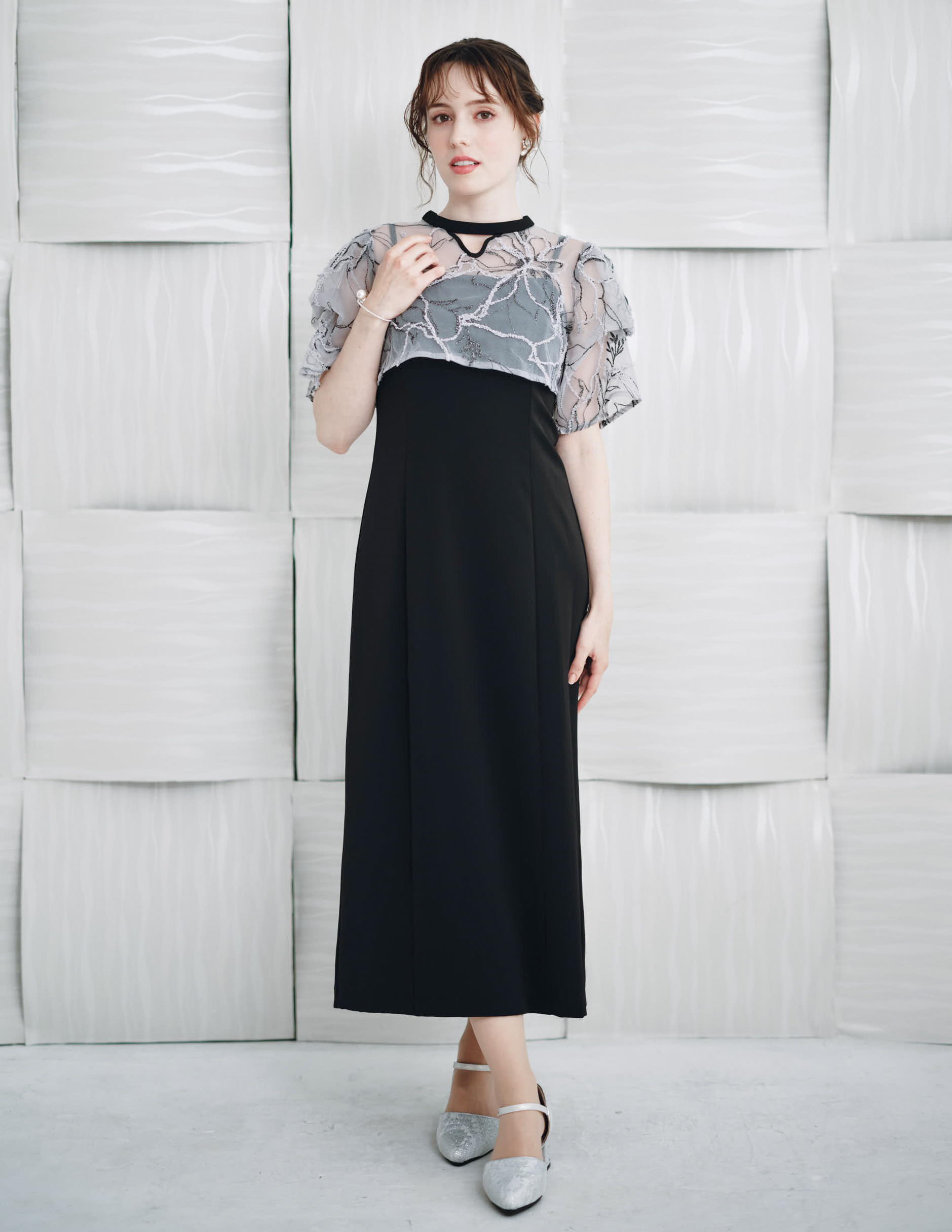AIMER】フラワーモール刺繍キーネックブラウス×Iラインキャミソール