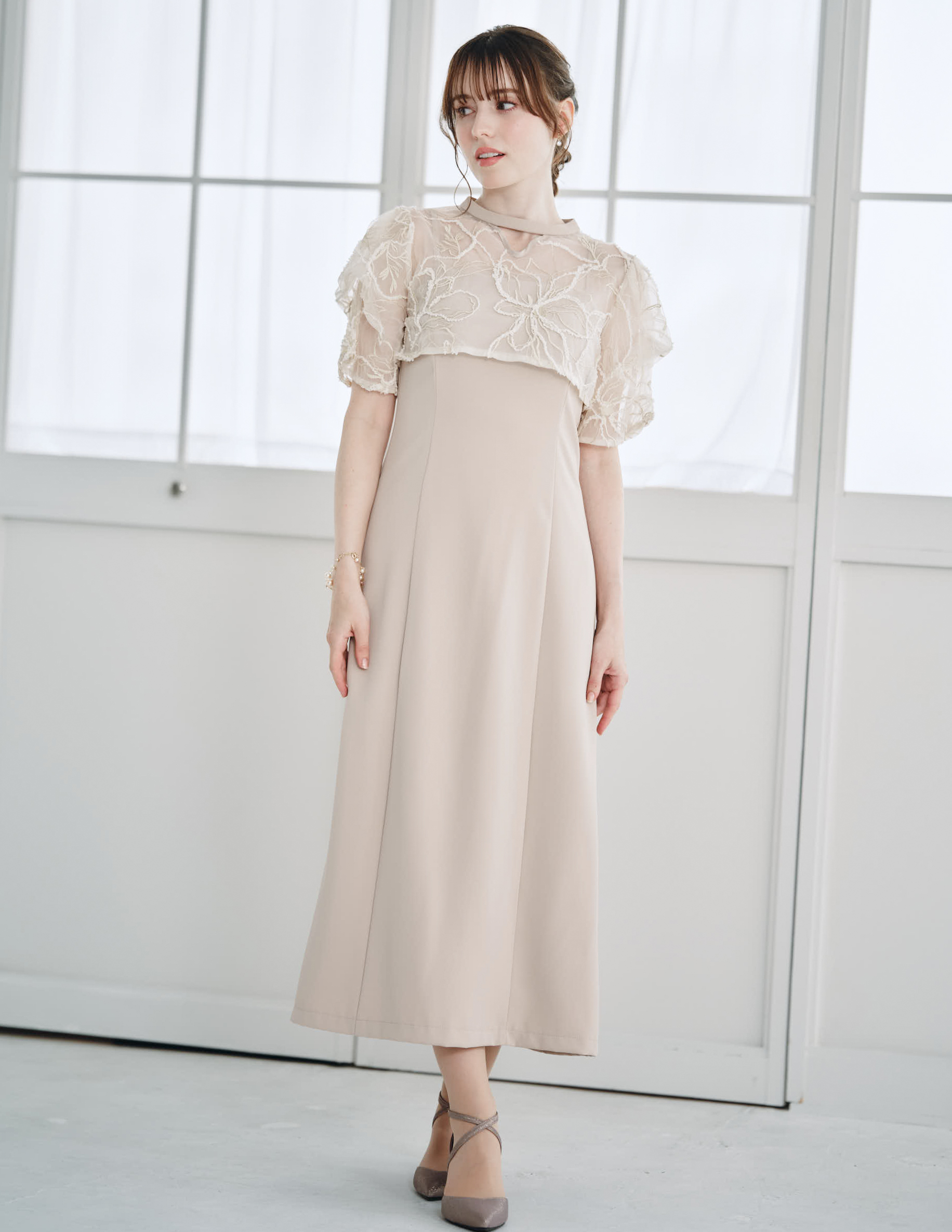 AIMER】フラワーモール刺繍キーネックブラウス×Iラインキャミソール