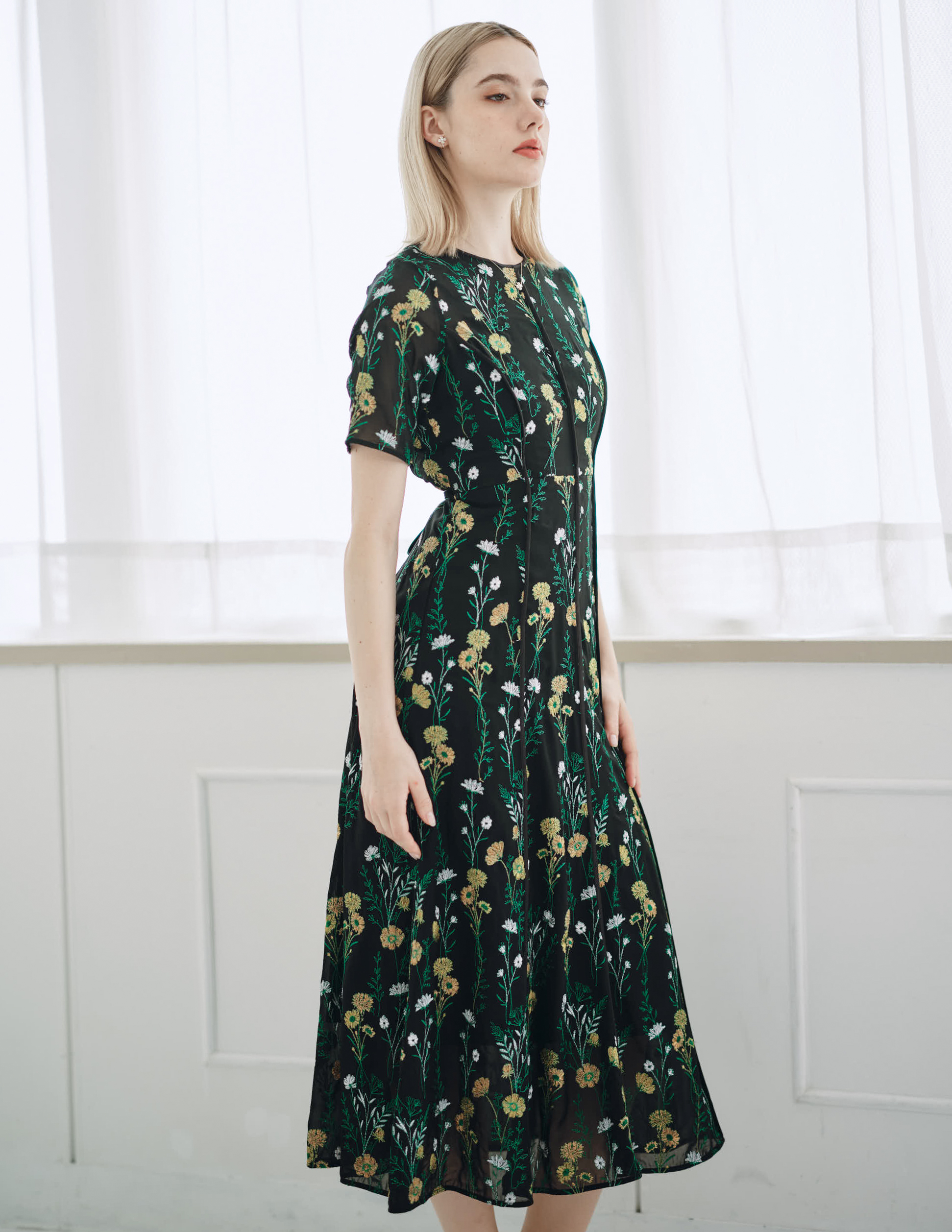 FRAY I.D】ボタニカルエンブロイダリーワンピース｜結婚式パーティの