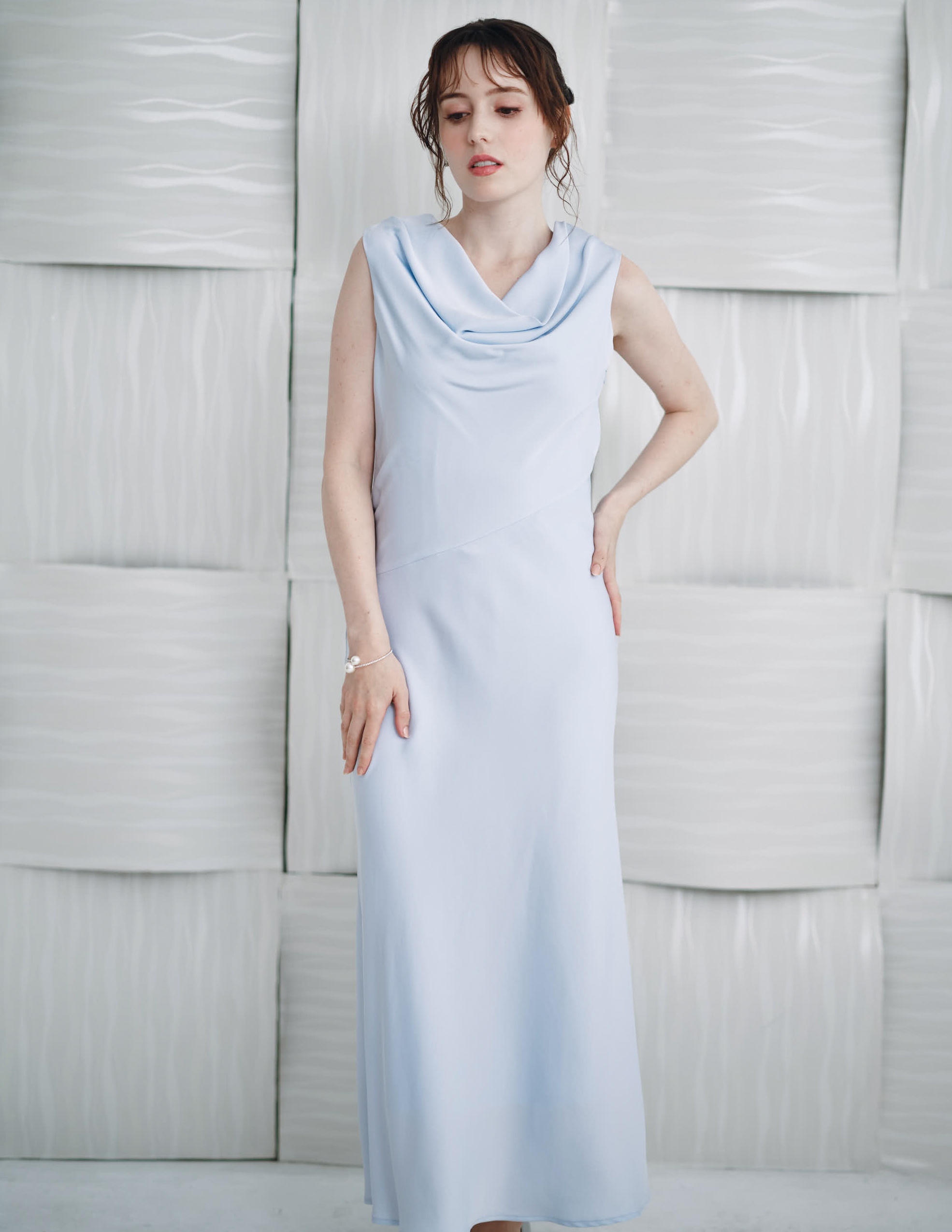 FRAY I.D】ドレープネックサテンワンピース｜結婚式パーティのレンタル