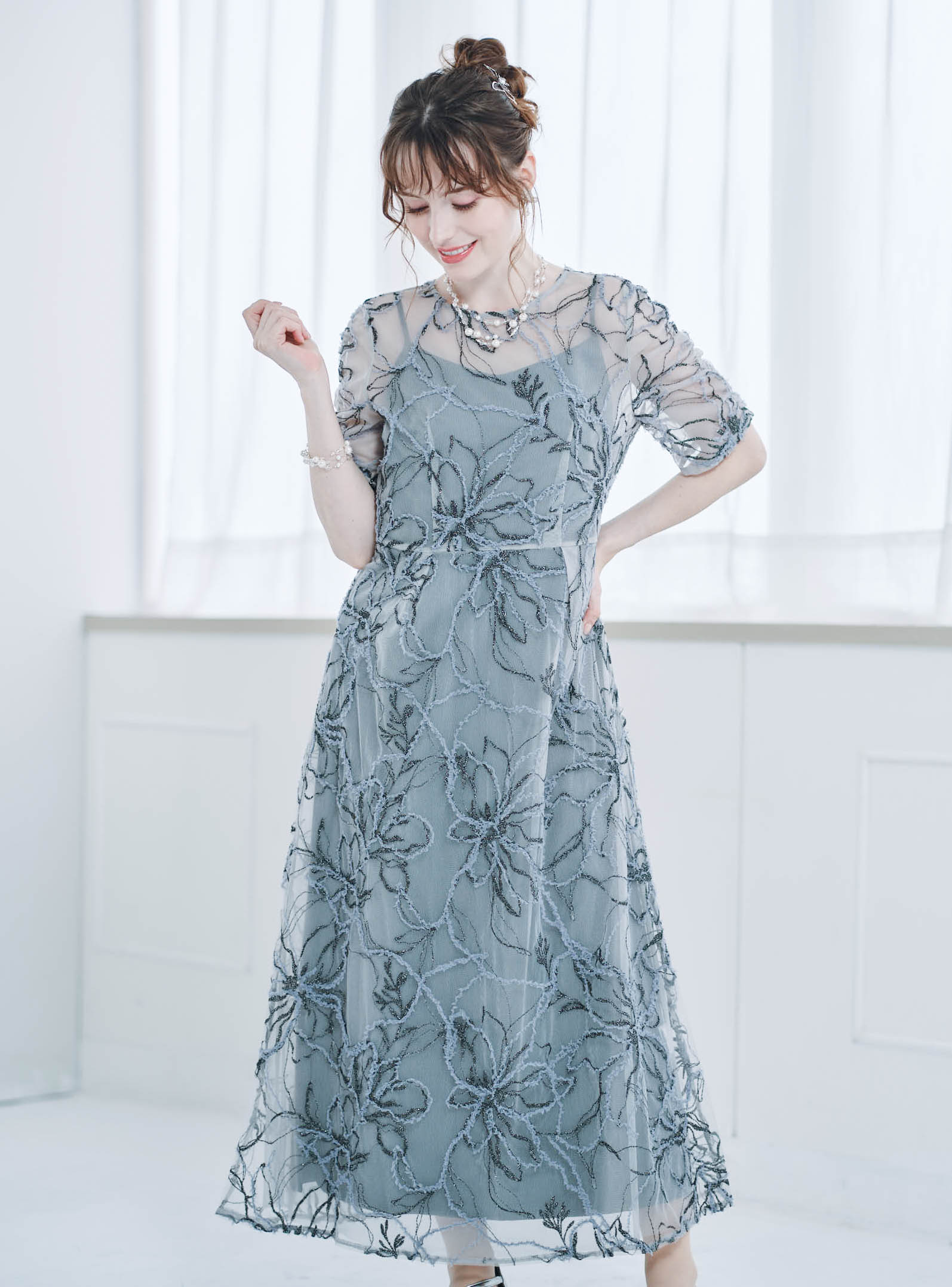 コードフラワーエプロンワンピース｜結婚式パーティのレンタルドレス